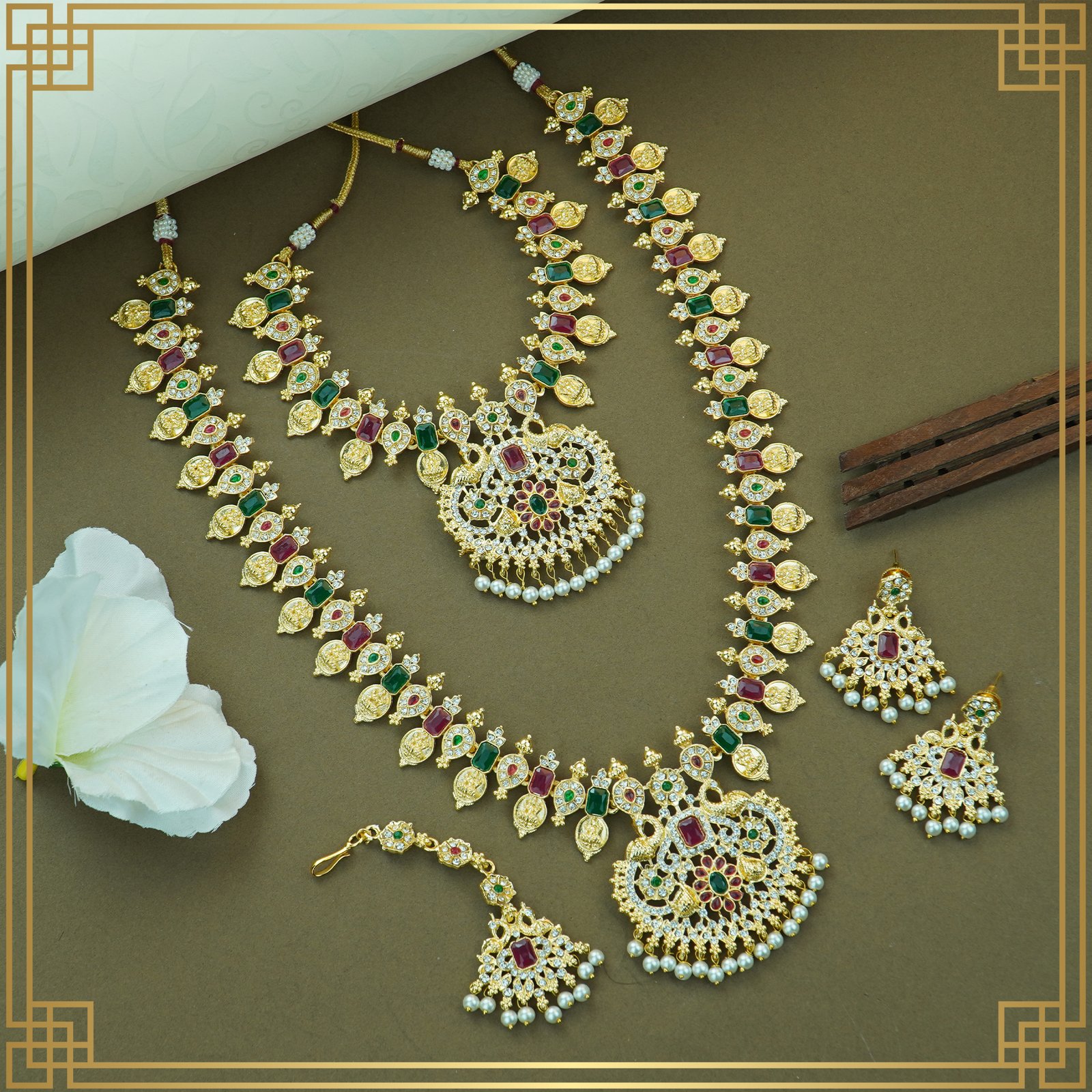SHs0Q1Xa_25UA3QU94W_2024-12-09_1.jpg Antique Gold Plated Temple Jewellery Peacock Combo Set | South Indian Jewellery