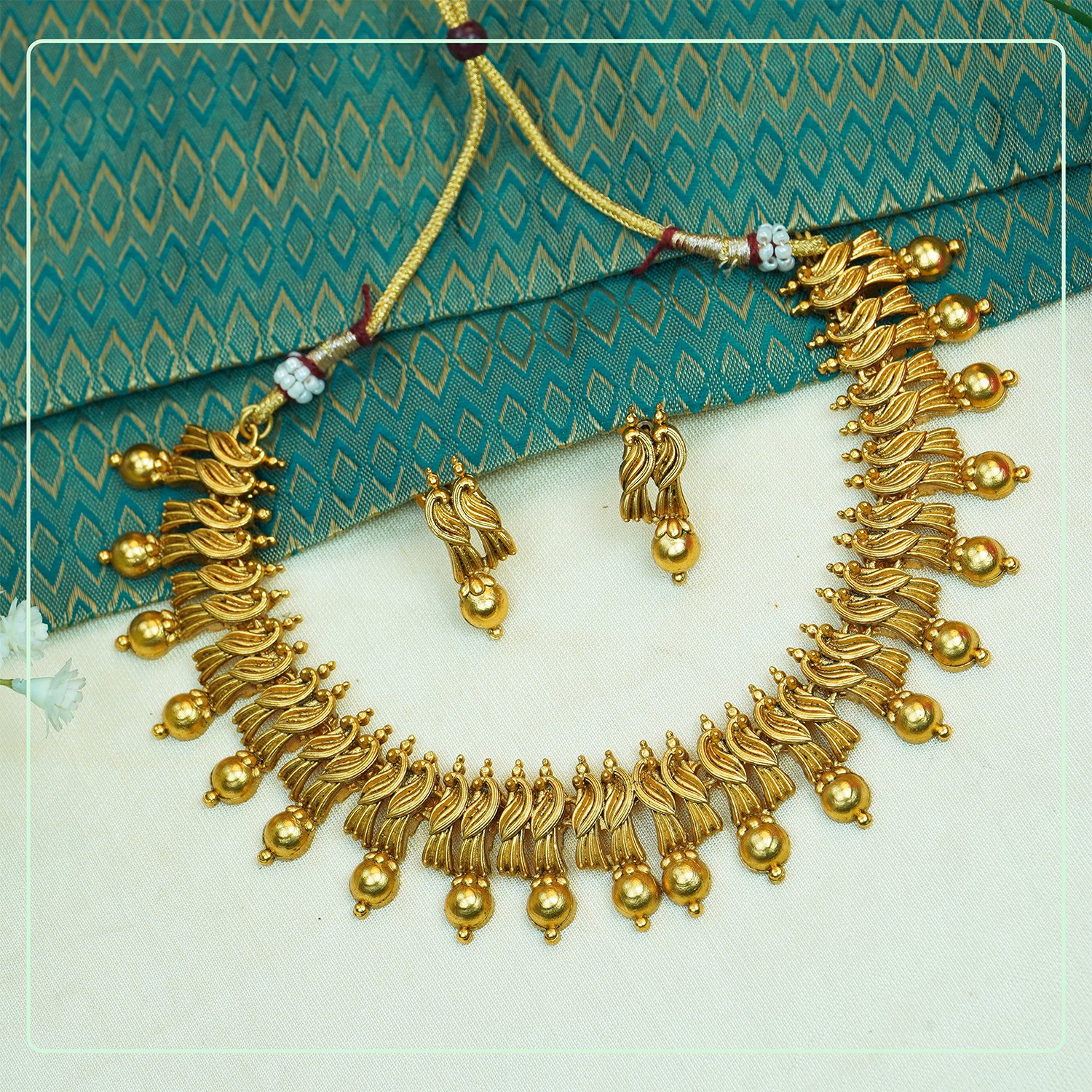 bIIuCMvu_WB1VKNDI67_2025-01-10_1.jpg Multicolor Alloy Premium Earring & Necklace Set | South Indian Jewellery