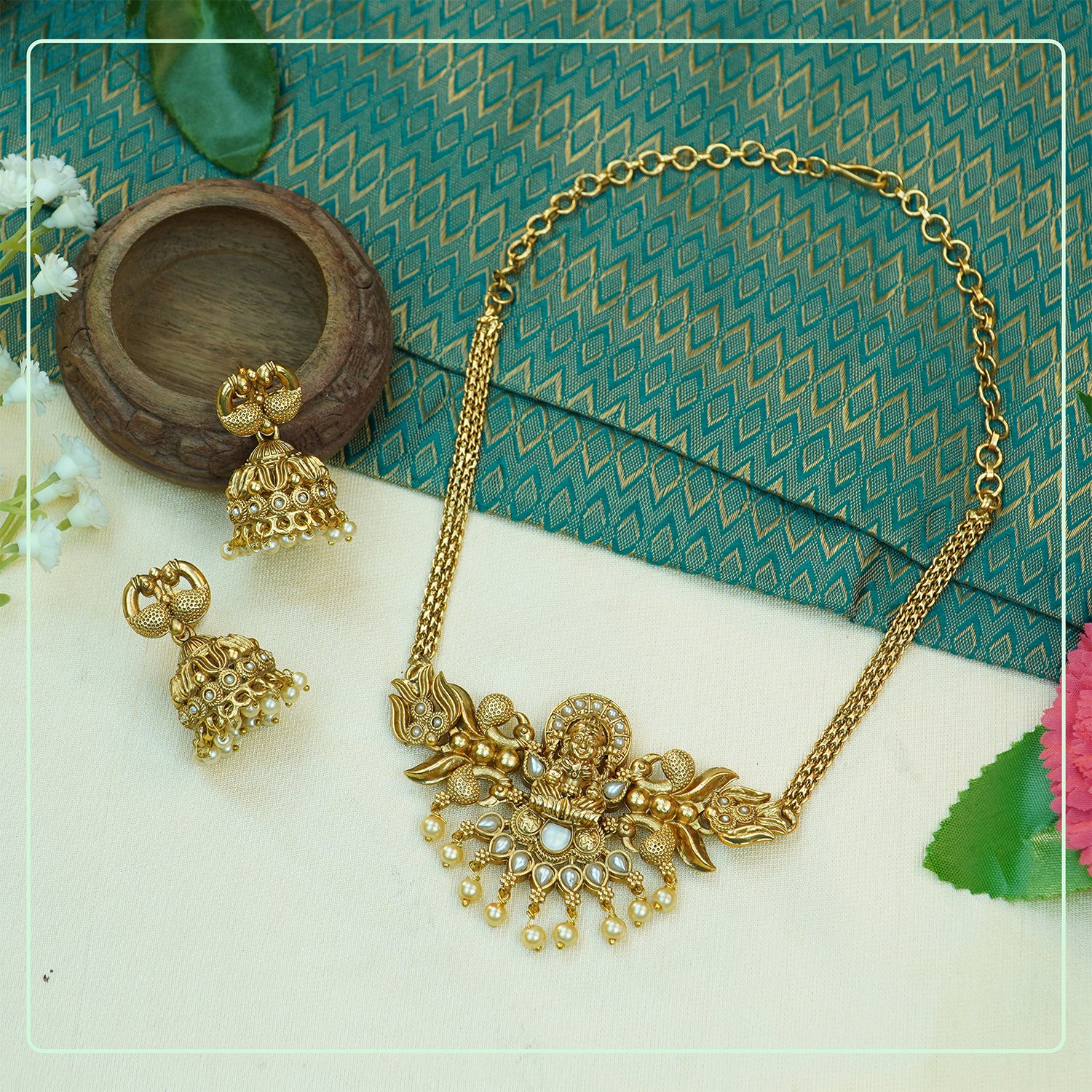 jKxiU90h_0ML4CHJY2I_2025-01-10_1.jpg Multicolor Alloy Premium Earring & Necklace Set | South Indian Jewellery